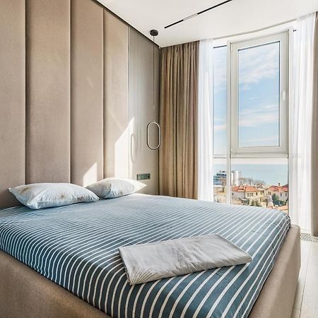 Luxury Waterfront 3-Bedrooms Apartment Odesa Exterior photo